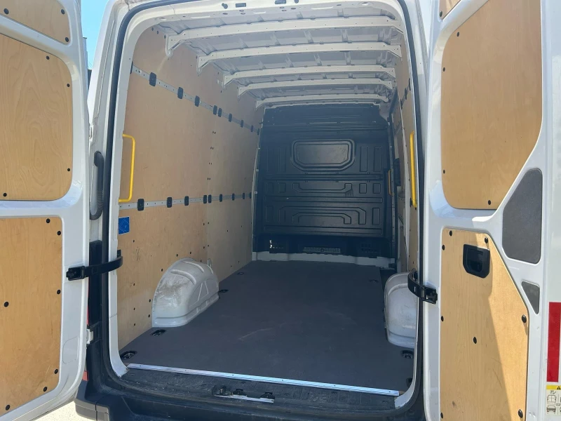 VW Crafter, снимка 8 - Бусове и автобуси - 52078424