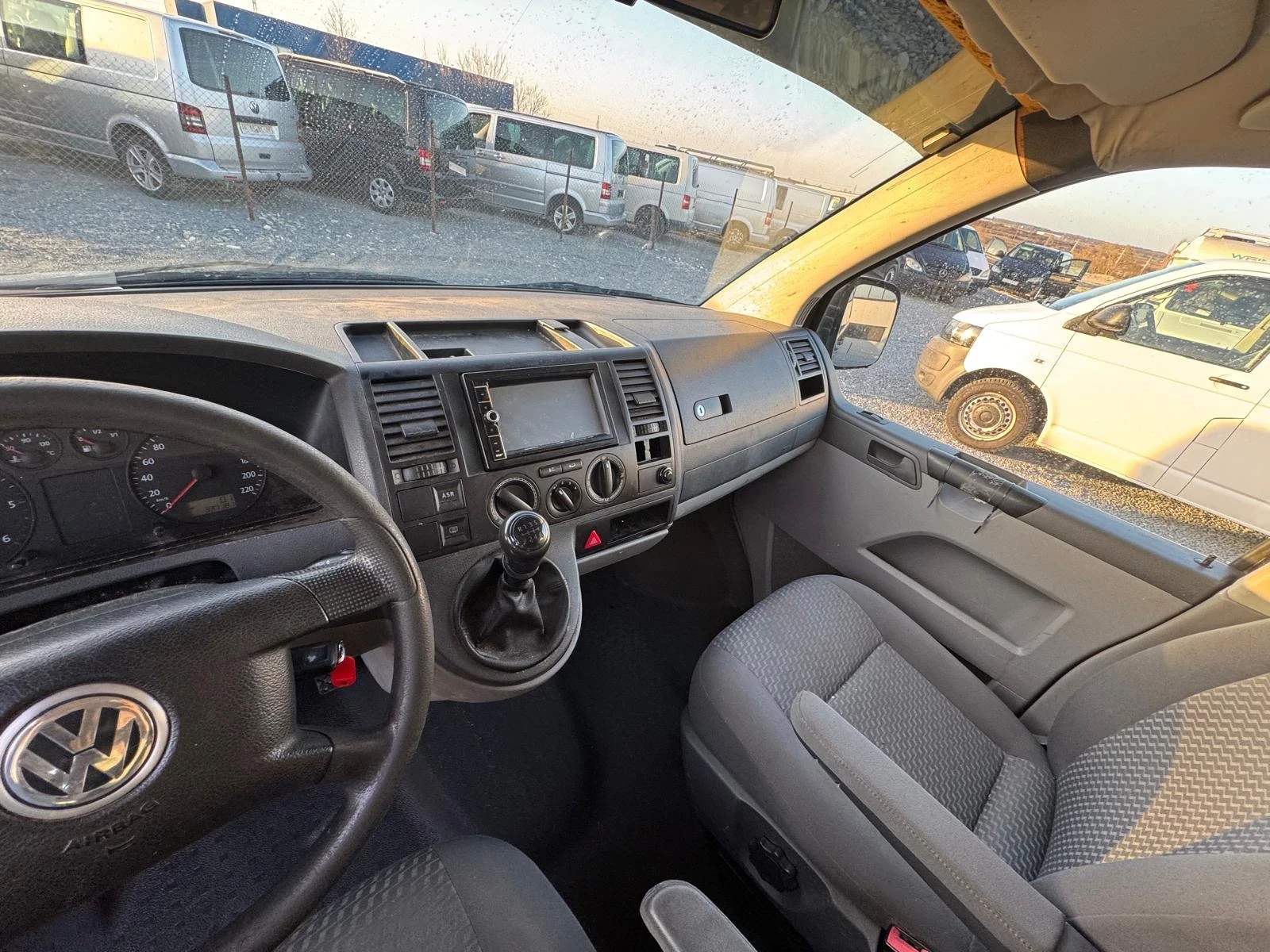 VW Transporter АВТОМОБИЛЪТ Е НАЛИЧЕН! ВНОС ОТ НИДЕРЛАНДИЯ! БЕЗ РЪ, снимка 5 - Бусове и автобуси - 54508644