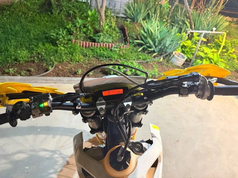 Husqvarna FE Регистриран, обслужен и сервизиран, снимка 5 - Мотоциклети и мототехника - 50426526