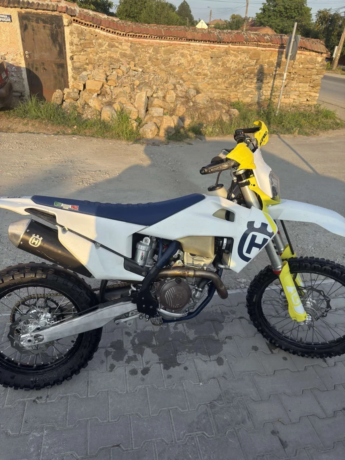 Husqvarna FE Регистриран, обслужен и сервизиран на 94 мото часа, снимка 3 - Мотоциклети и мототехника - 54814071