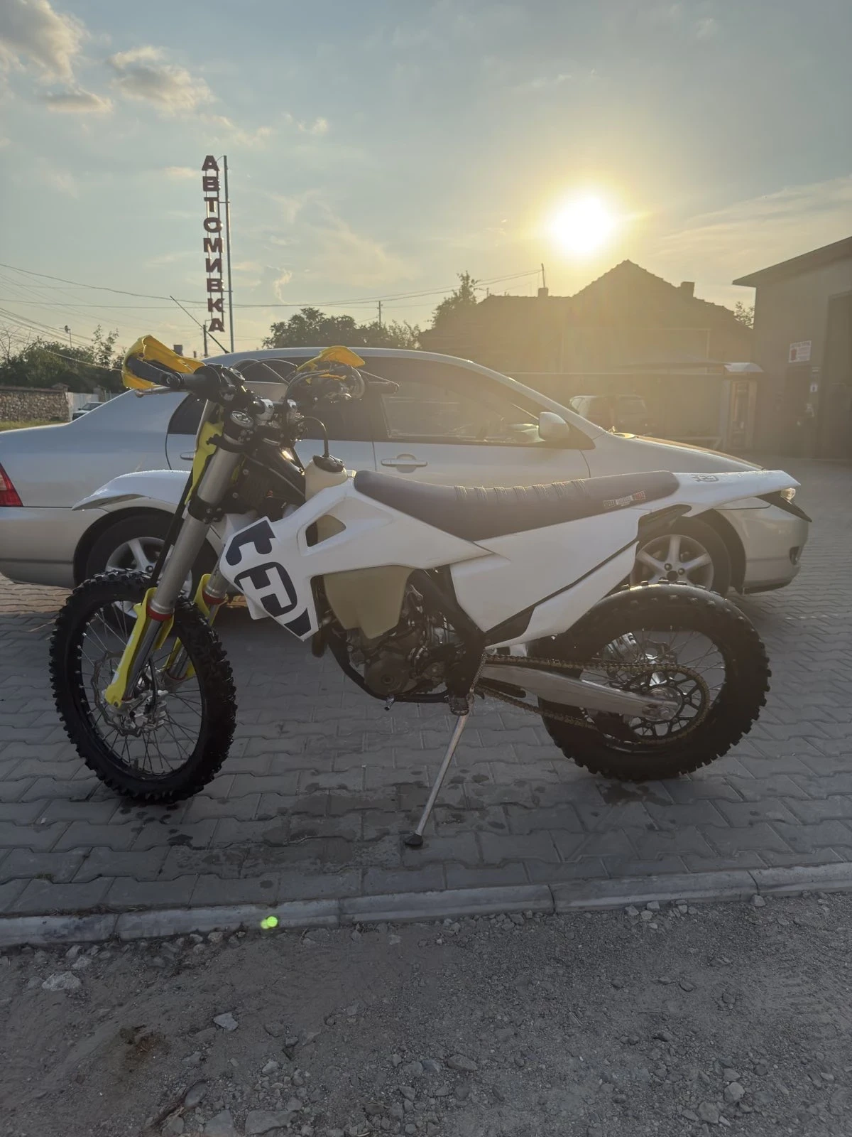Husqvarna FE Регистриран, обслужен и сервизиран на 94 мото часа, снимка 5 - Мотоциклети и мототехника - 54814071