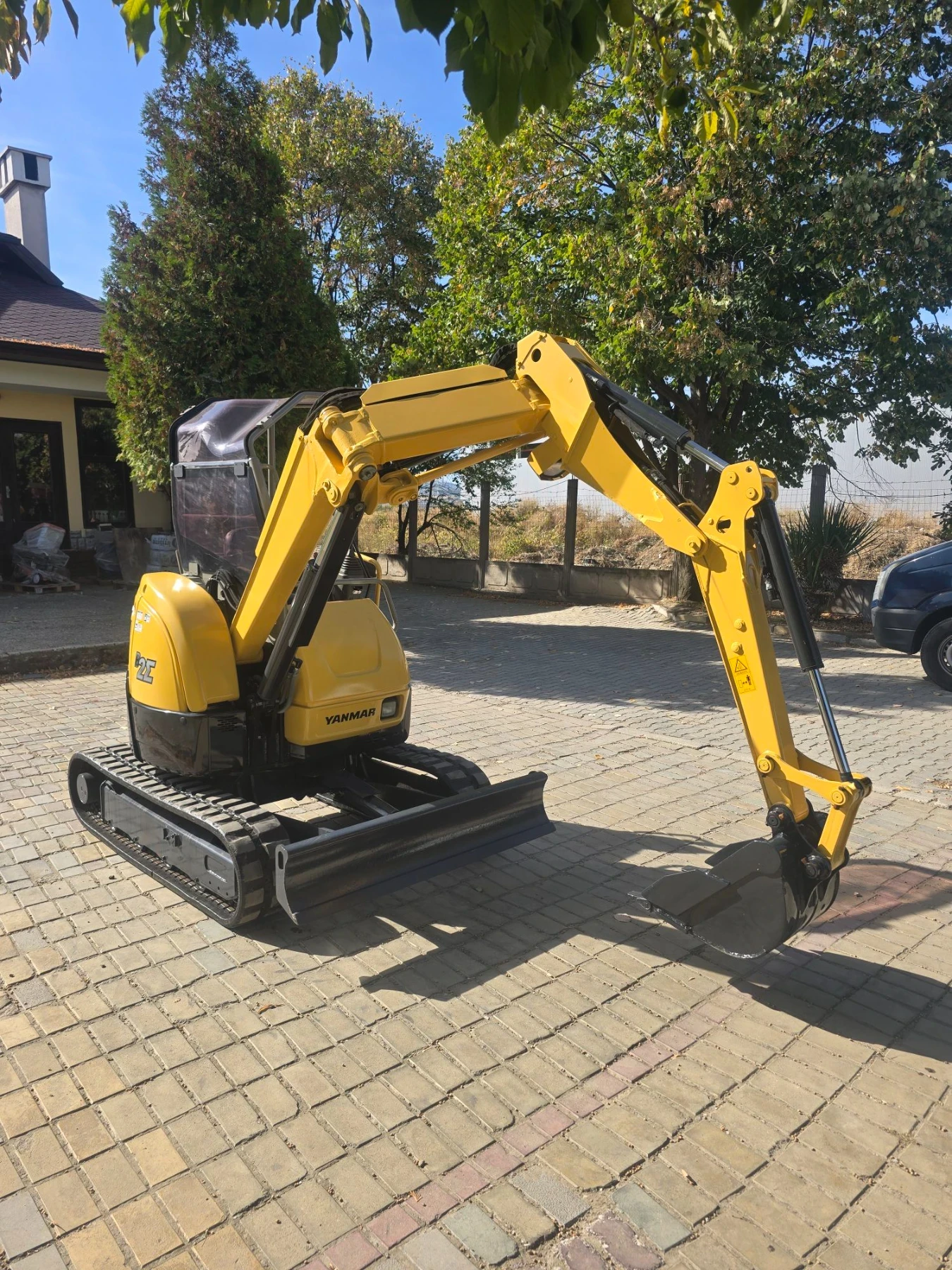 Багер Yanmar B2-5