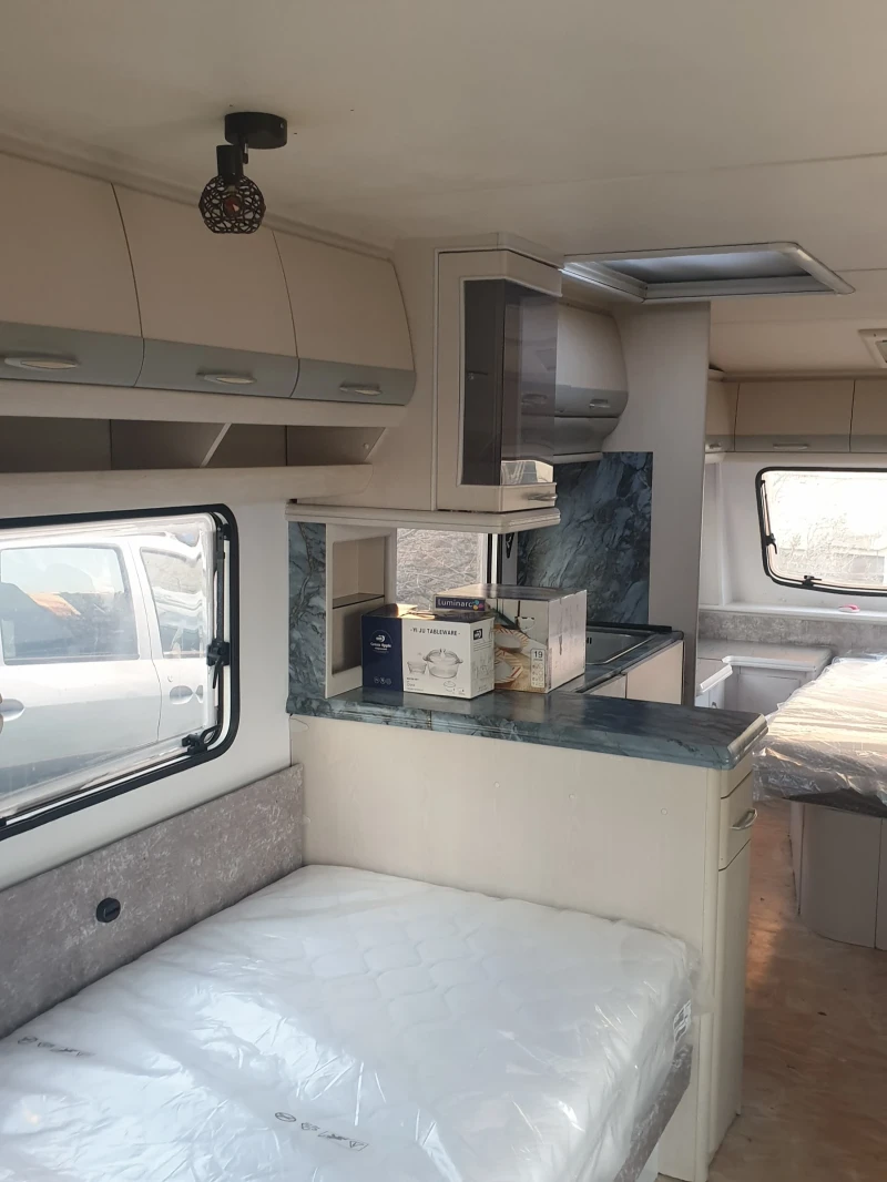 Каравана Hobby 2002, снимка 6 - Каравани и кемпери - 52476066