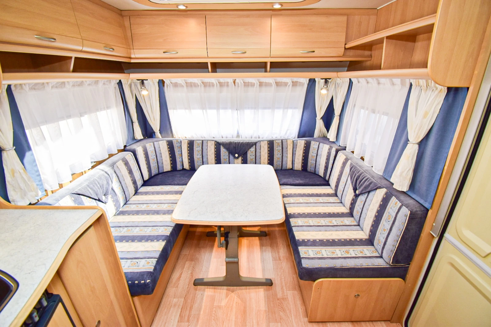 Каравана Dethleffs Camper 510 - изображение 6