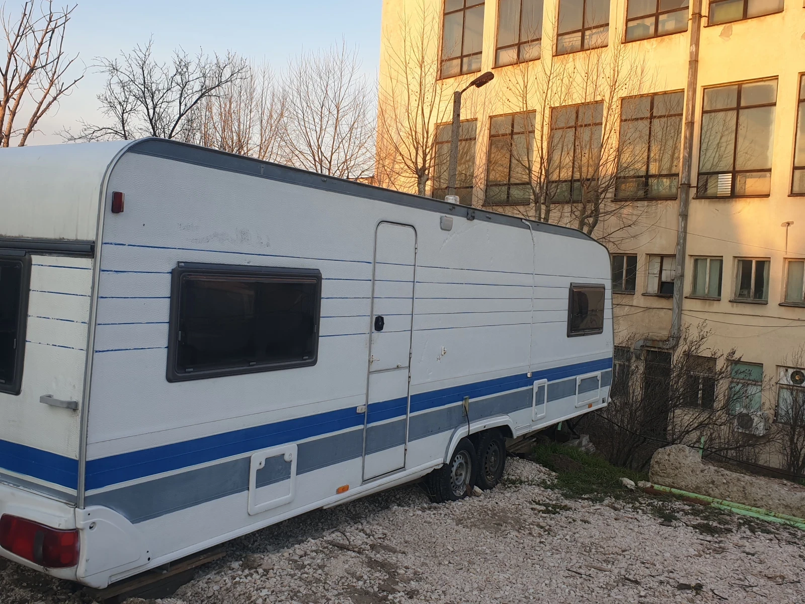 �������� Hobby 2002 | Mobile.bg � ����������� 12