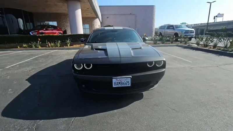 Dodge Challenger R/T, снимка 1 - Автомобили и джипове - 48340949