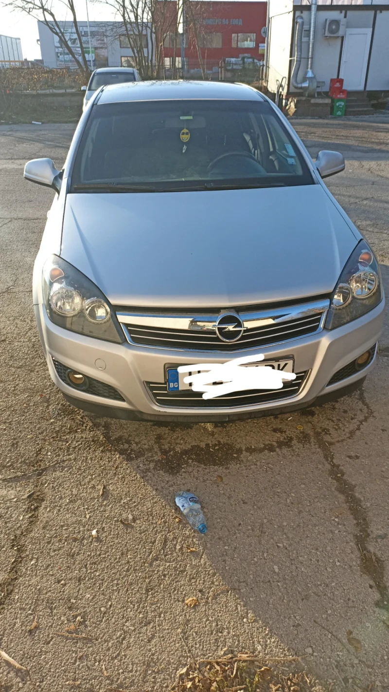 Opel Astra, снимка 1 - Автомобили и джипове - 48408734