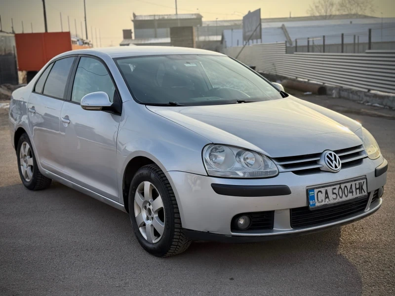 VW Jetta 1.6 Газ , снимка 2 - Автомобили и джипове - 48758808