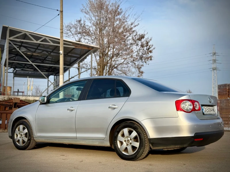 VW Jetta 1.6 Газ , снимка 3 - Автомобили и джипове - 48758808