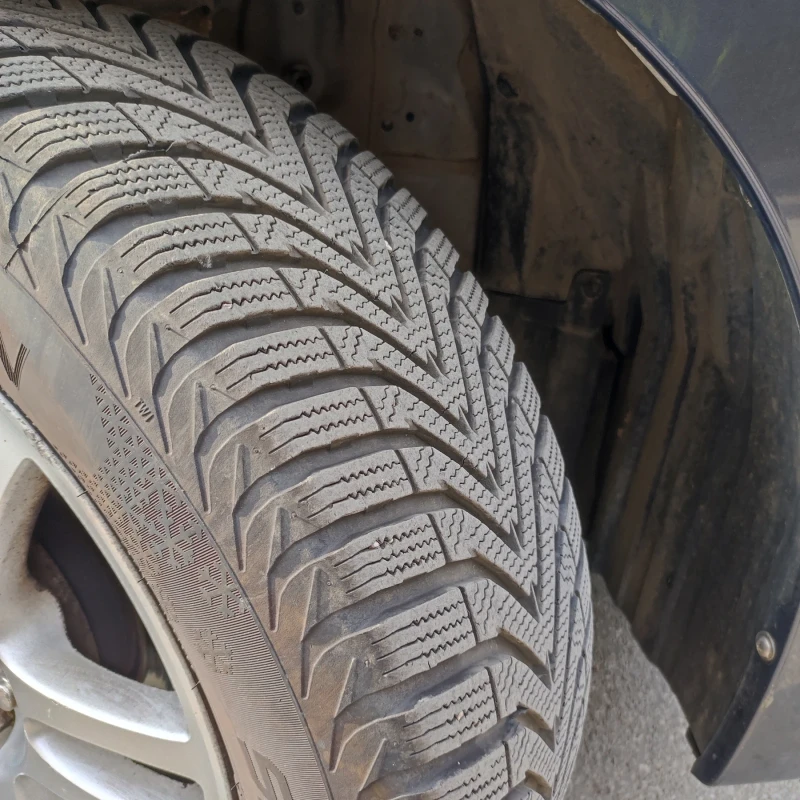 Honda Fr-v 1.7 I  VITEC, снимка 13 - Автомобили и джипове - 49962319