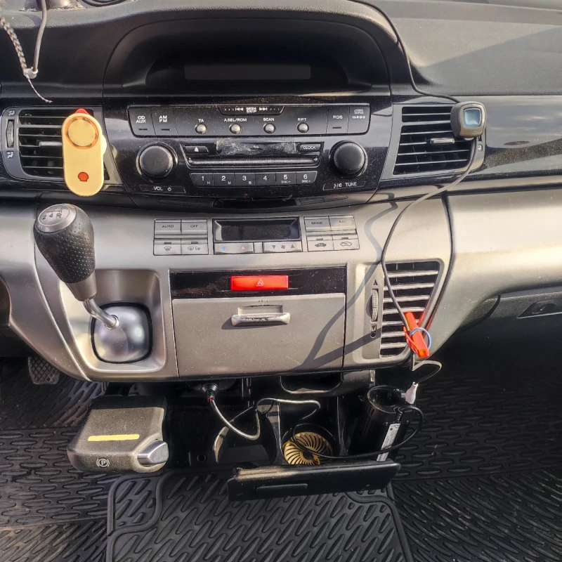 Honda Fr-v 1.7 I  VITEC, снимка 9 - Автомобили и джипове - 49962319