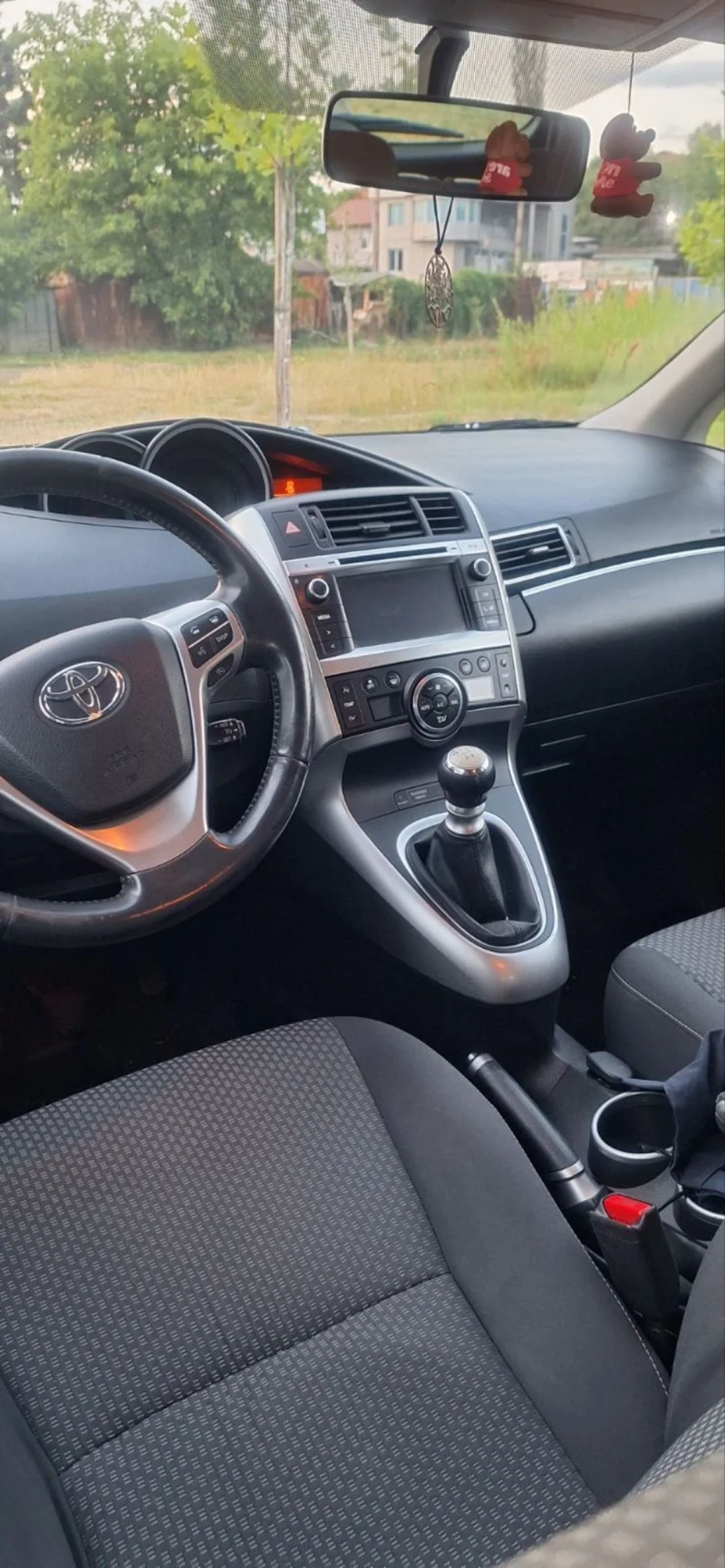 Toyota Verso, снимка 8 - Автомобили и джипове - 52507684