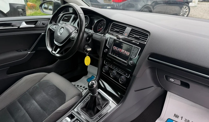 VW Golf 1.6TDI* 110ks* HighLine* Euro 6B* , снимка 13 - Автомобили и джипове - 52089228