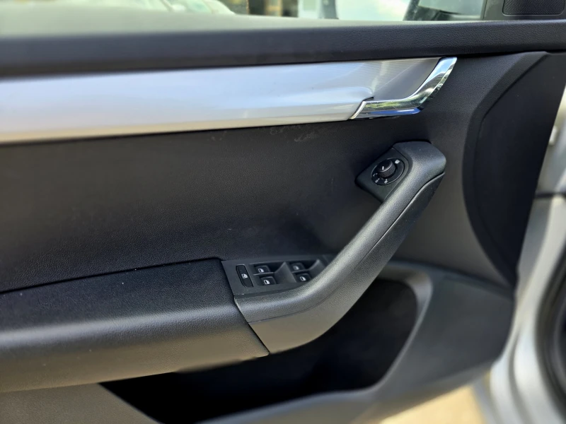 Skoda Octavia КОЛЕДНА ПРОМОЦИЯ/ТОП СЪСТОЯНИЕ* 1.8/180hp/EURO 6, снимка 7 - Автомобили и джипове - 52723398