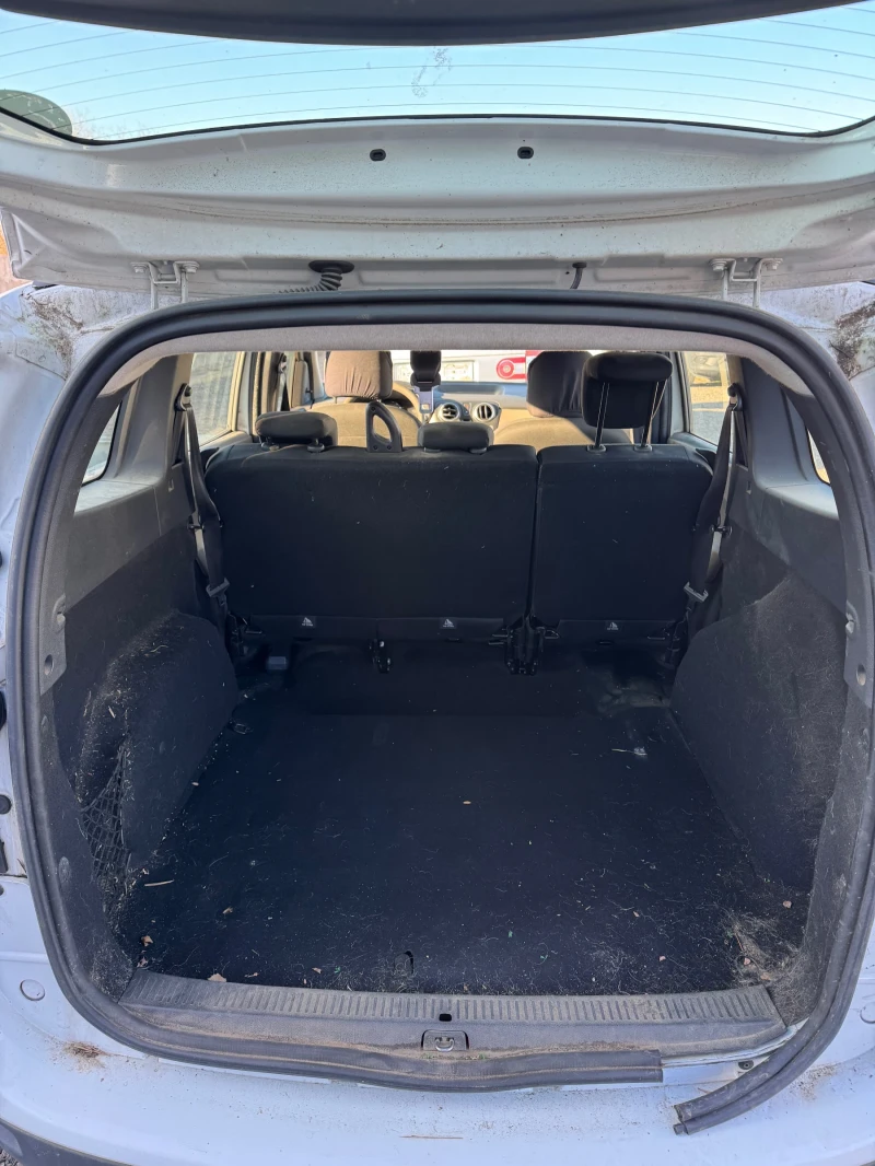 Dacia Lodgy 1.5 dCi 8V 90CV StarteStop 5 posti Laureate , снимка 4 - Автомобили и джипове - 52882952