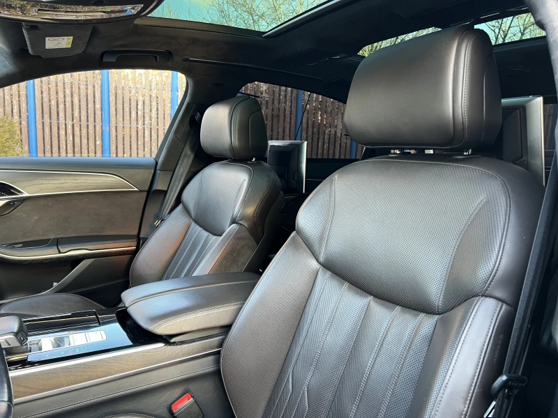 Audi A8 50 TDI/LONG/FIRST CLASS/B&O/TV/HEAD UP/PANO/MATRIX, снимка 8 - Автомобили и джипове - 52885378