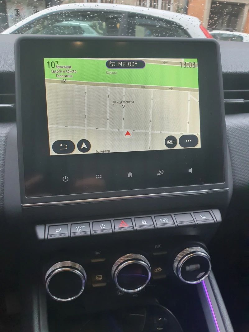 Renault Clio TCE, снимка 10 - Автомобили и джипове - 53009679