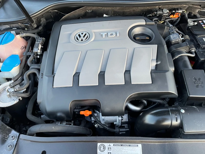 VW Golf 1.6TDI-105-HI-LINE-ITALIA, снимка 15 - Автомобили и джипове - 53117172