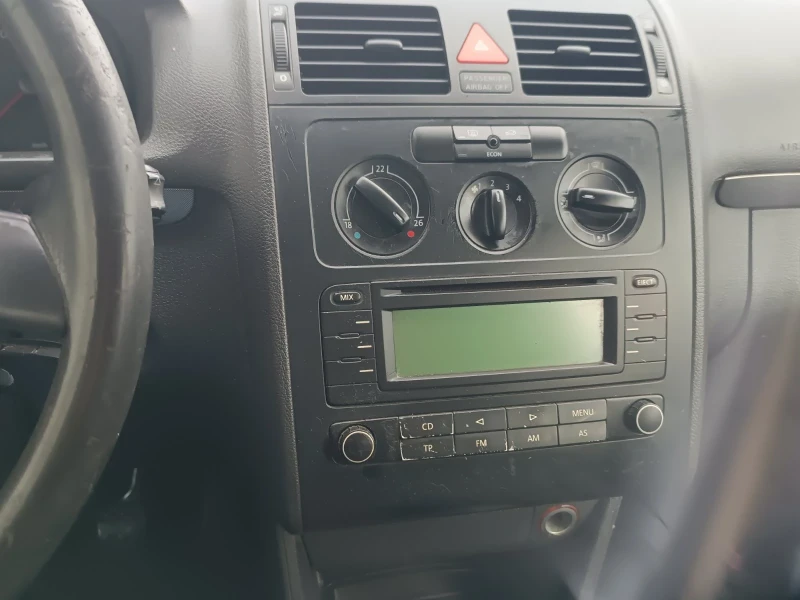 VW Touran 2.0 дизел, снимка 6 - Автомобили и джипове - 53269632