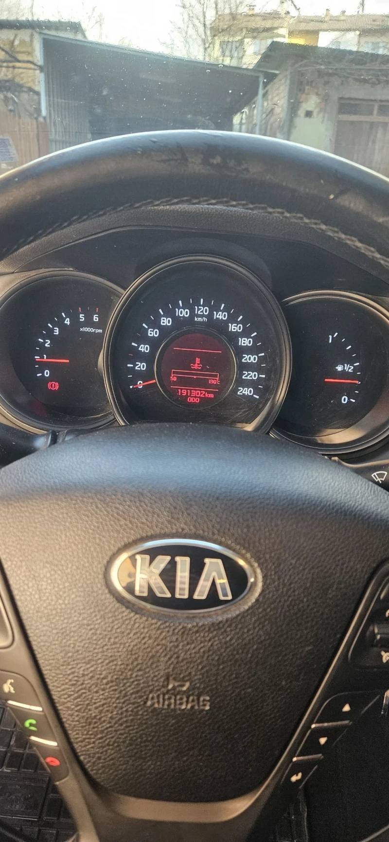 Kia Ceed 1.6 дизел, снимка 8 - Автомобили и джипове - 53485865
