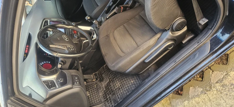 Kia Ceed 1.6 дизел, снимка 7 - Автомобили и джипове - 53485865