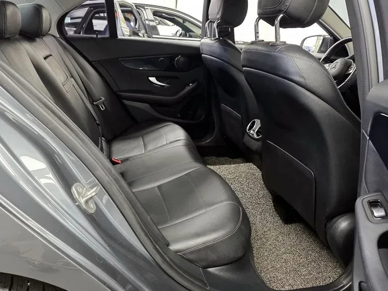 Mercedes-Benz C 200, снимка 12 - Автомобили и джипове - 55842025