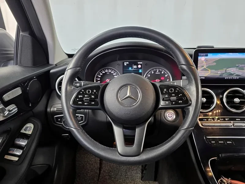 Mercedes-Benz C 200, снимка 13 - Автомобили и джипове - 55842025