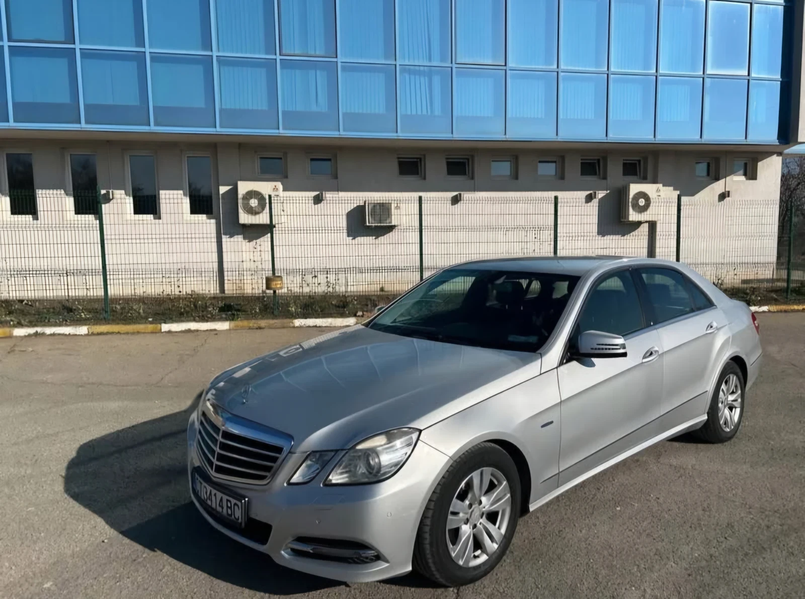 Mercedes-Benz E 220, снимка 1