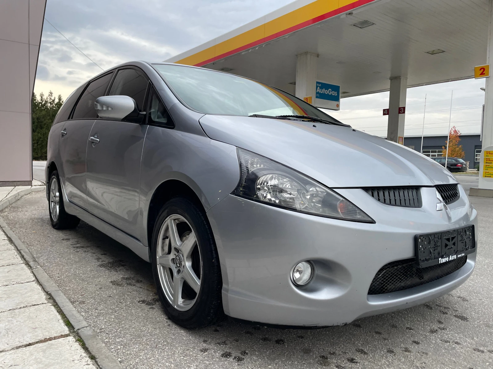 Mitsubishi Grandis 2.4i-GAZ-AVTOMAT-КОЖА - изображение 7