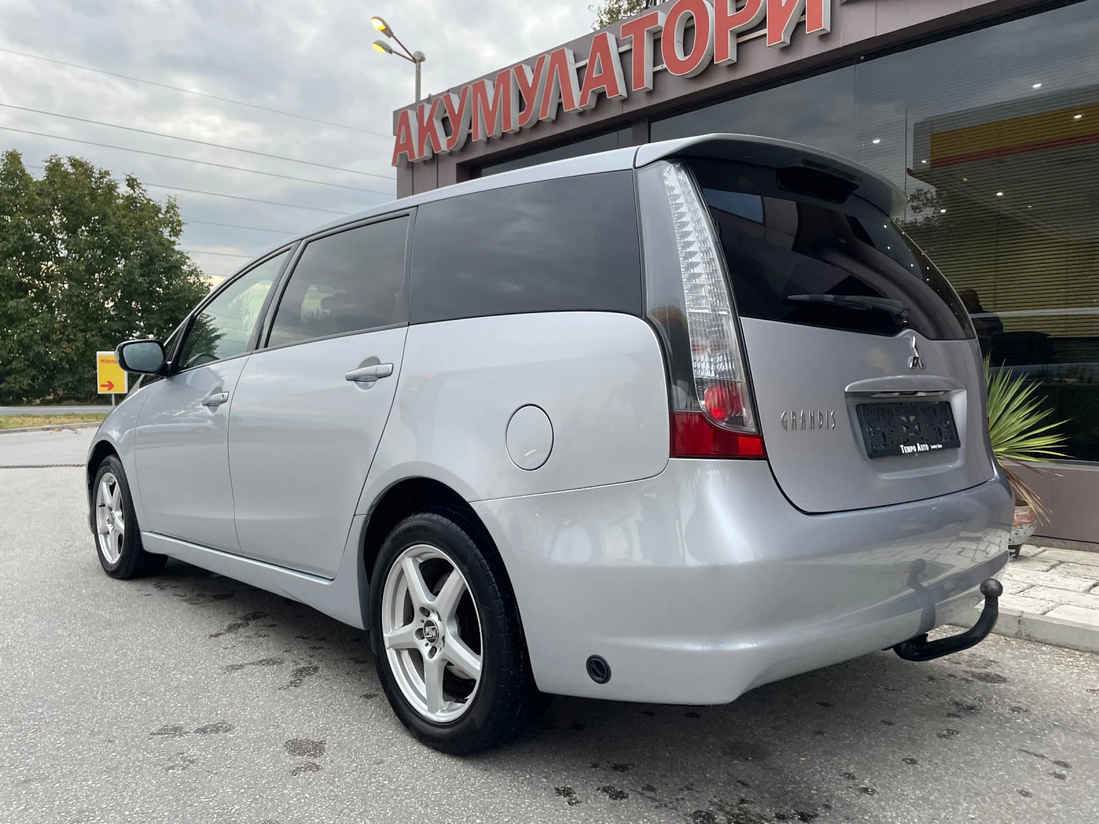 Mitsubishi Grandis 2.4i-GAZ-AVTOMAT-КОЖА - изображение 4