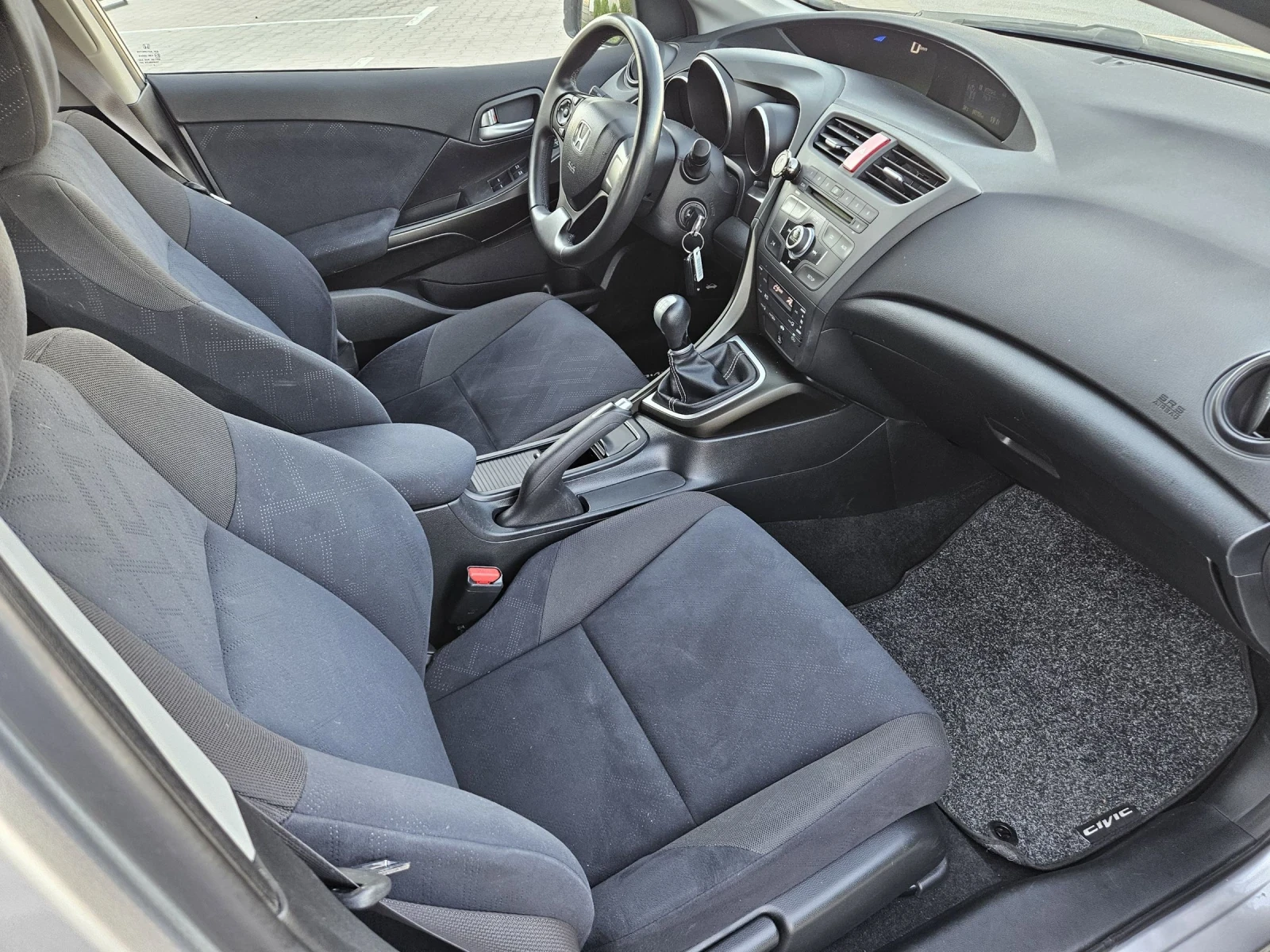 Honda Civic 1.8i SWISS EDITION  - изображение 10