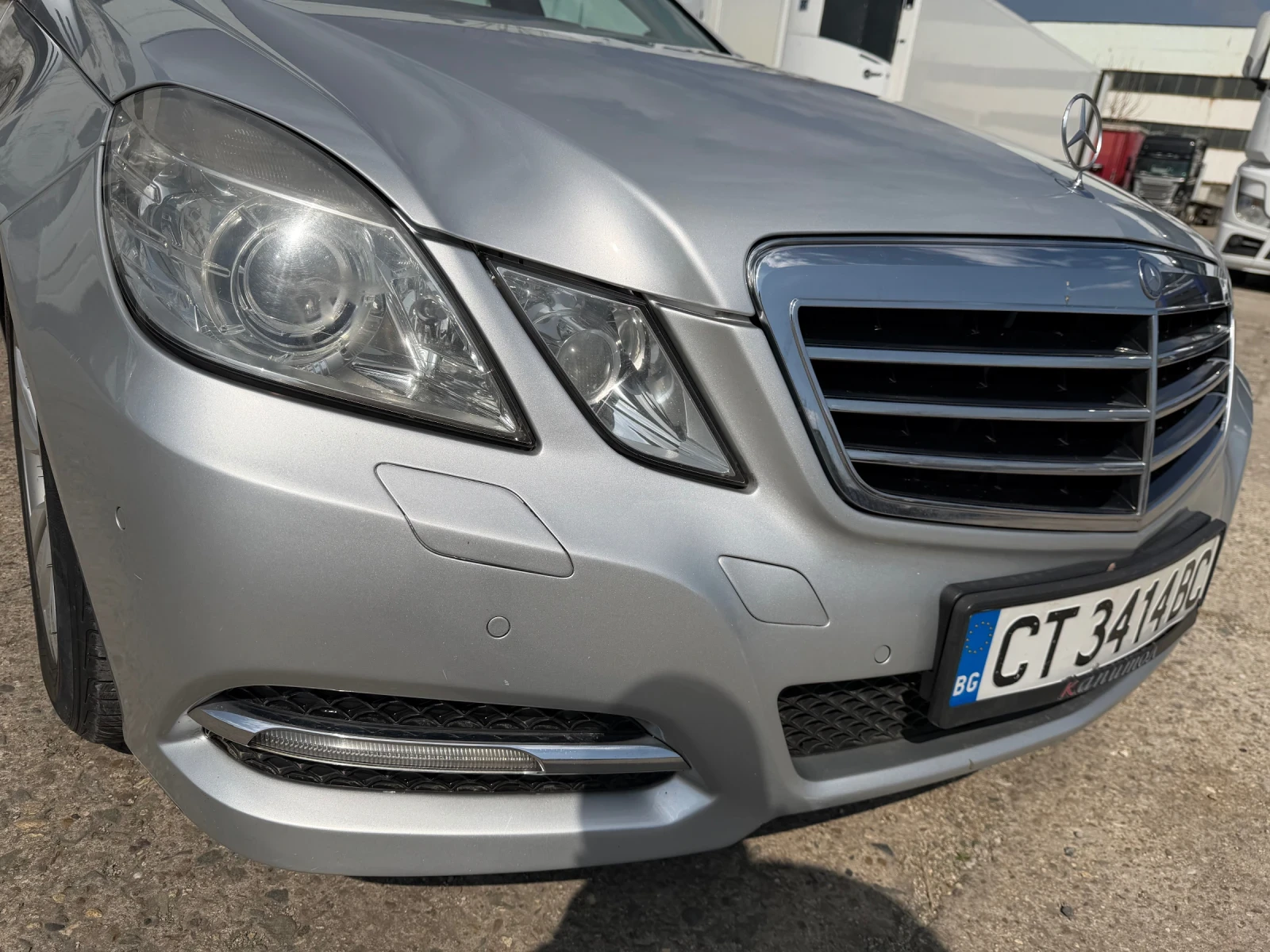 Mercedes-Benz E 220, снимка 9 - Автомобили и джипове - 53564616