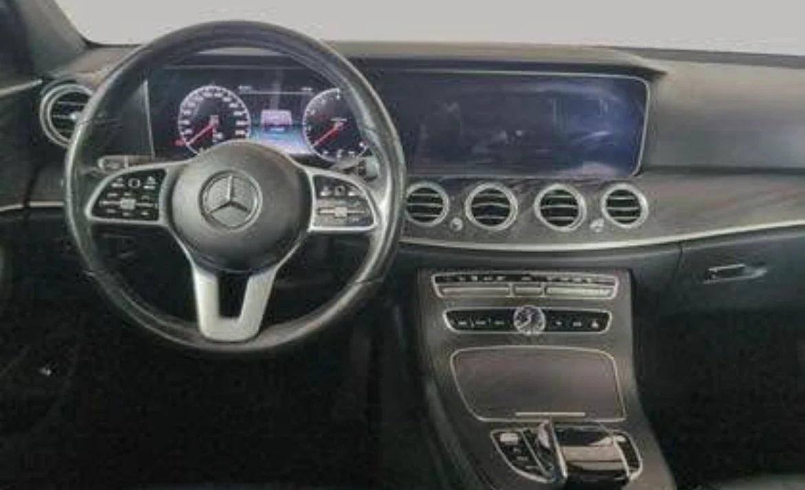 Mercedes-Benz E 300 4MATIC * * CARFAX * * АВТО КРЕДИТ * *  - изображение 8