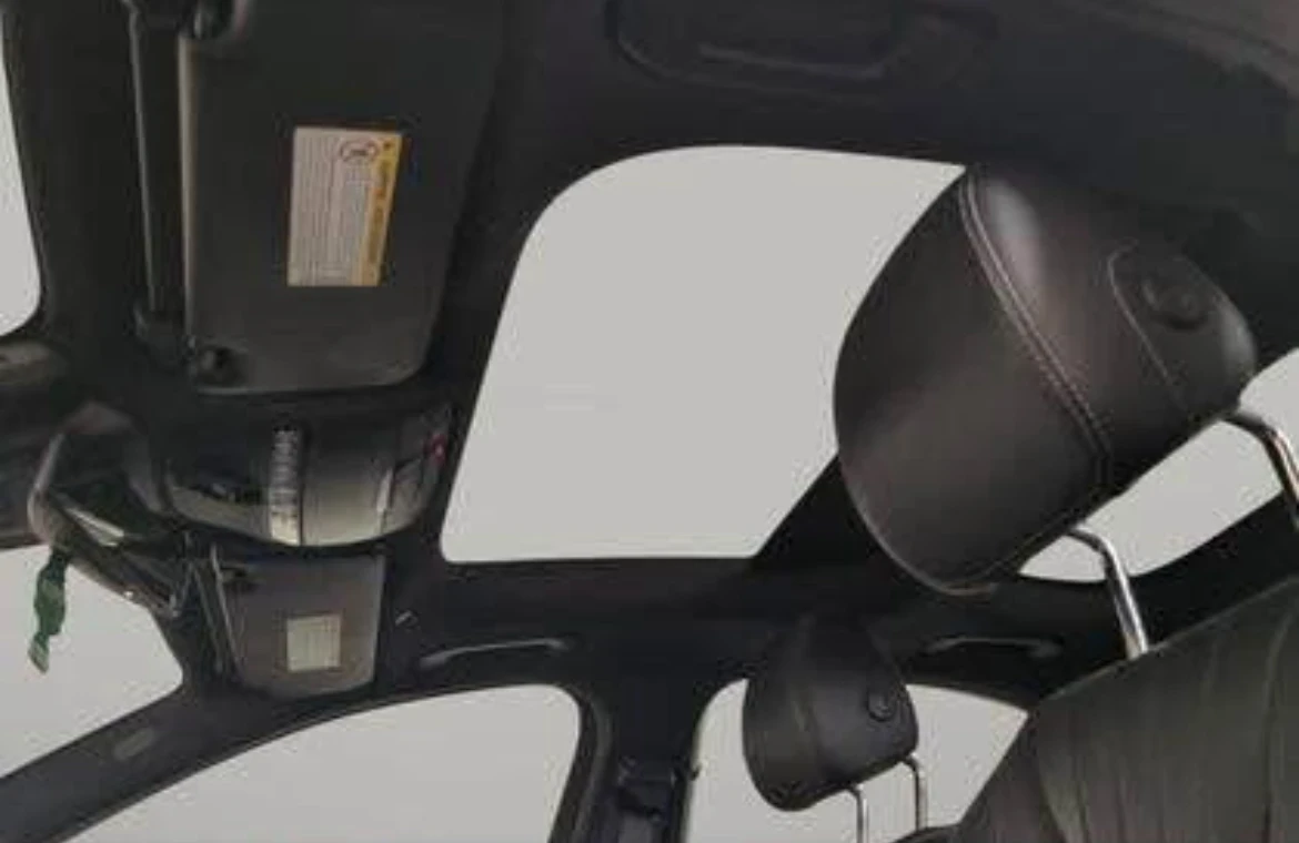 Mercedes-Benz E 300 4MATIC * * CARFAX * * АВТО КРЕДИТ * *  - изображение 9