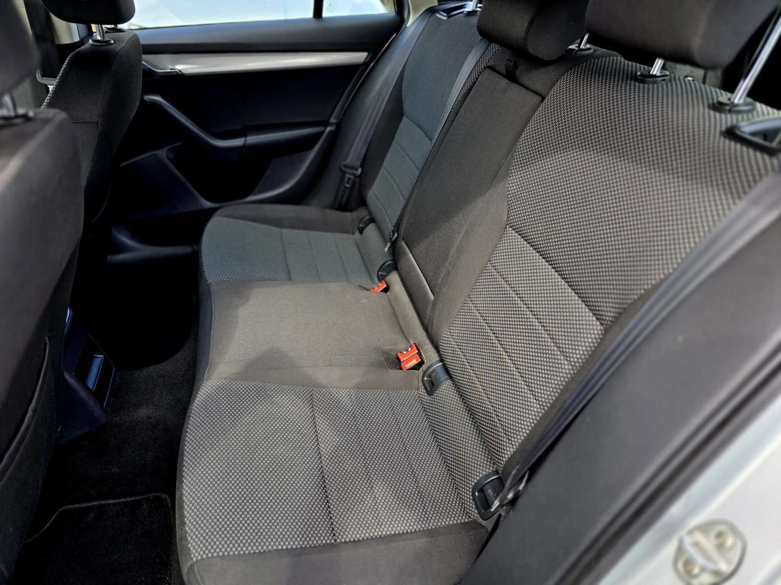 Skoda Octavia  / * 1.8/180hp/EURO 6 | Mobile.bg   13