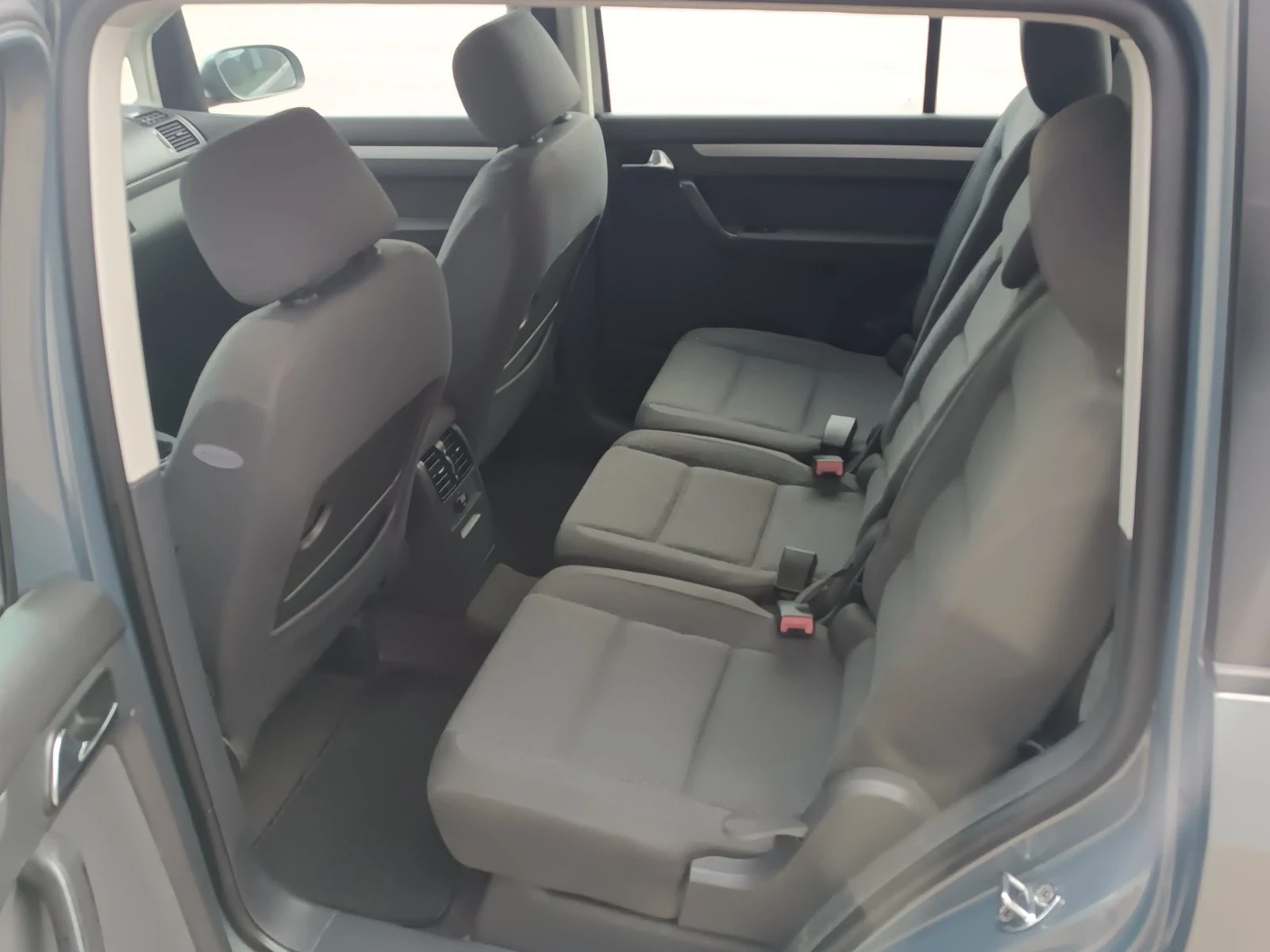 VW Touran 2.0 дизел - изображение 4