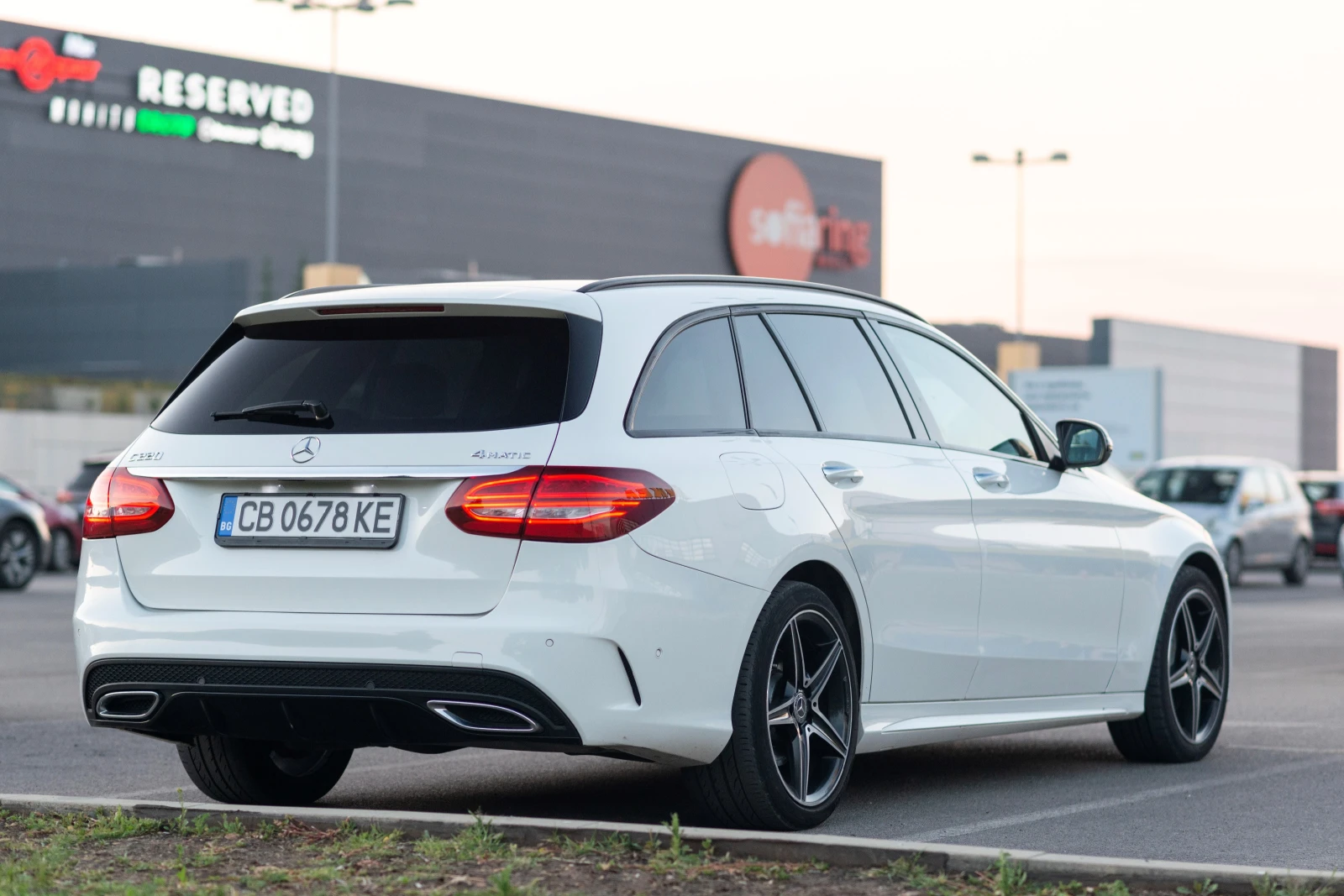 Mercedes-Benz C 220 4Matic AMG / Digital Cockpit, снимка 6 - Автомобили и джипове - 54198345