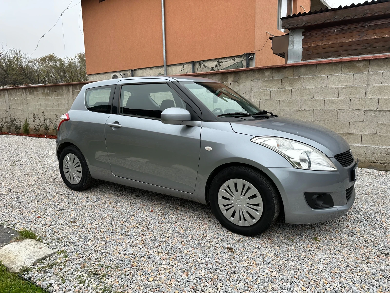 Suzuki Swift Перфектен, снимка 4 - Автомобили и джипове - 55934645