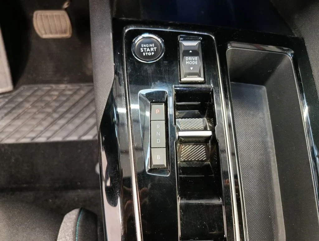 Peugeot 3008 Hybrid 225 e-Auto8 Active Pack LED Navi | Mobile.bg � ����������� 12