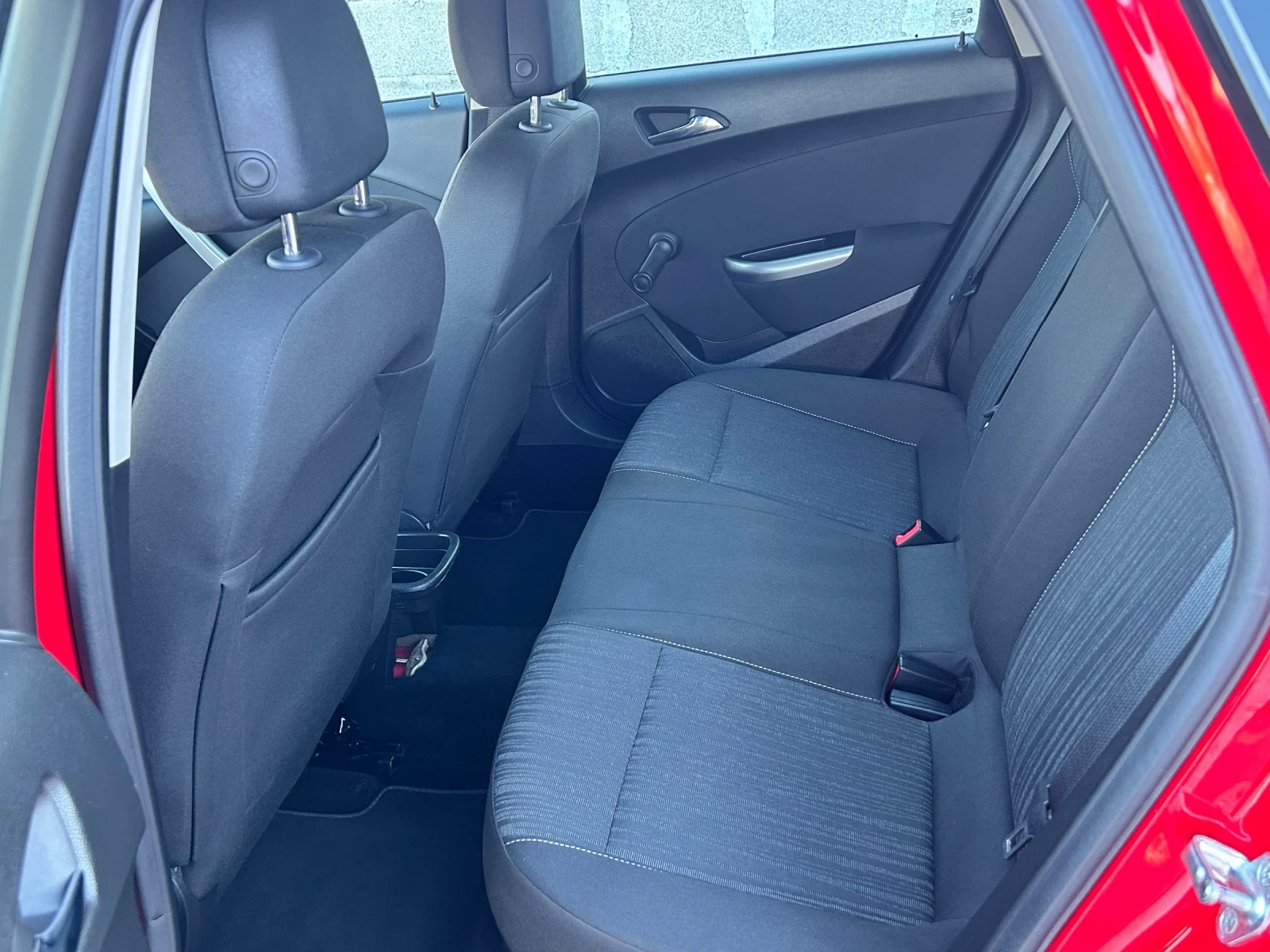 Opel Astra 1.4 I 101 PS, снимка 9 - Автомобили и джипове - 56626432