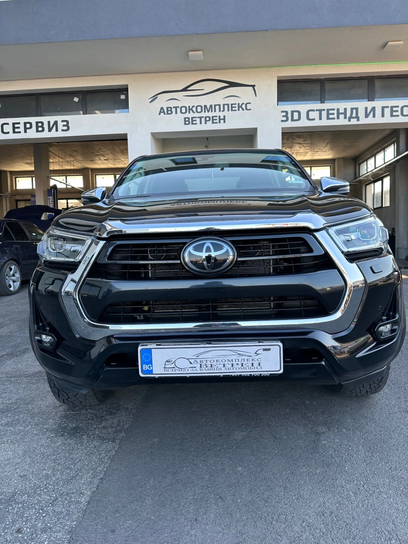 Toyota Hilux 2.8, снимка 3 - Автомобили и джипове - 49398902