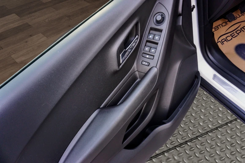 Chevrolet Trax 1.7D LT , снимка 6 - Автомобили и джипове - 52526927