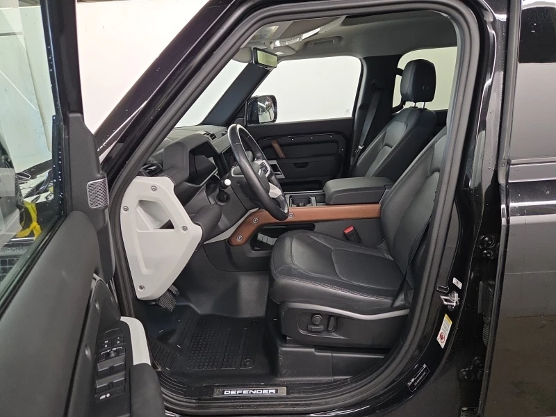 Land Rover Defender 110 P400 X-Dynamic SE, снимка 7 - Автомобили и джипове - 53170811