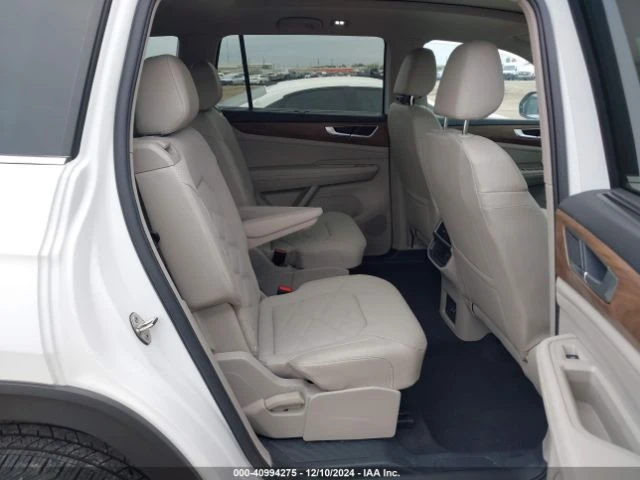 VW Touareg 2.0T* SE* 7-МЕСТА* 989КМ!, снимка 10 - Автомобили и джипове - 49263931