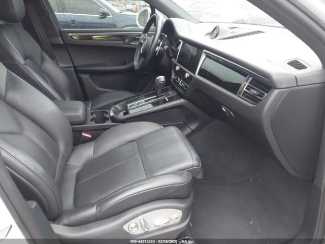 Porsche Macan Кожа* Подгрев* Кейлес* Blind Spot* ФИКСИРАНА ЦЕНА, снимка 10 - Автомобили и джипове - 53760091