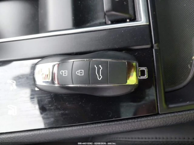 Porsche Macan Кожа* Подгрев* Кейлес* Blind Spot* ФИКСИРАНА ЦЕНА, снимка 14 - Автомобили и джипове - 53760091