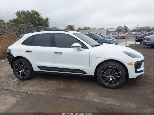Porsche Macan Кожа* Подгрев* Кейлес* Blind Spot* ФИКСИРАНА ЦЕНА, снимка 3 - Автомобили и джипове - 53760091