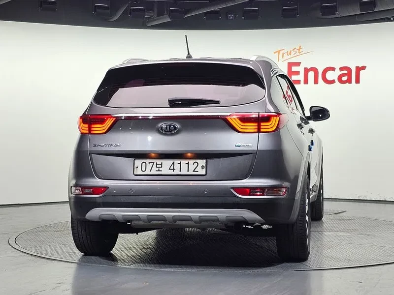 Kia Sportage, снимка 4 - Автомобили и джипове - 54820989