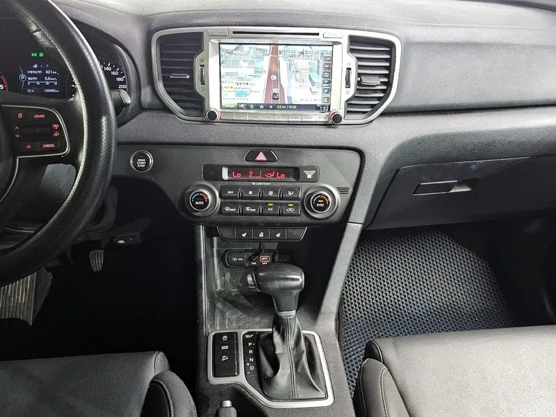 Kia Sportage, снимка 13 - Автомобили и джипове - 54820989