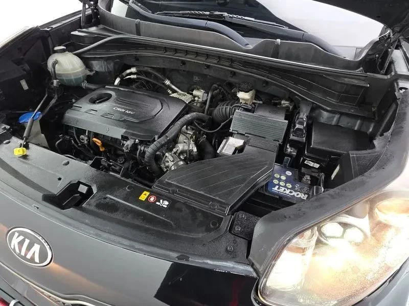 Kia Sportage, снимка 6 - Автомобили и джипове - 56687836